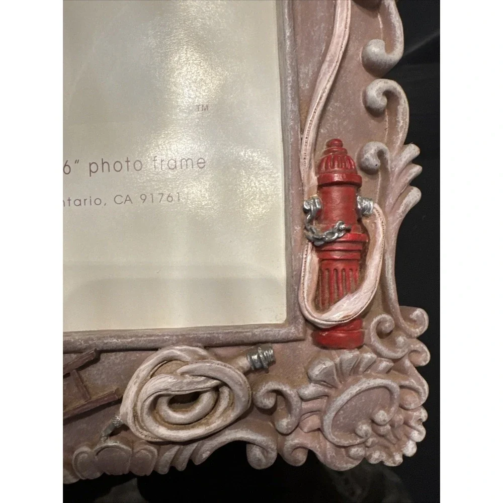 1998 VTG RED HATS OF COURAGE PICTURE/PHOTO FRAME FOR YOUR FAVORITE FIRE PERSON